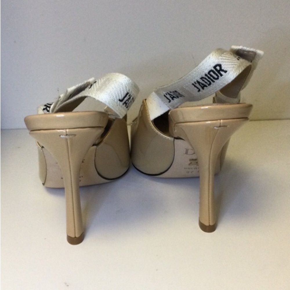 Heels - Picture 7 of 9